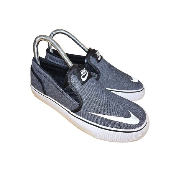 Nike Toki Low Black  and White Canvas Slip Ons, size Youth 5 Womens Size 7 - Picture 4 of 8